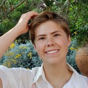 Meet your Posher, Christina